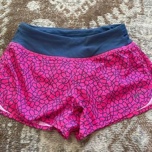 Xs Nike short shorts